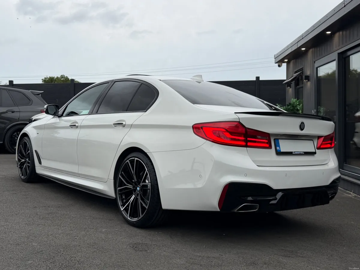 2017/171 BMW 520D MSPORT XDRIVE G30 SUNROOF - Image 6