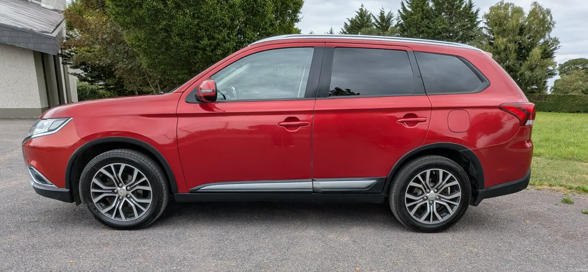 Mitsubishi Outlander Instyle/ Automatic/4x4 / 2016 - Image 6