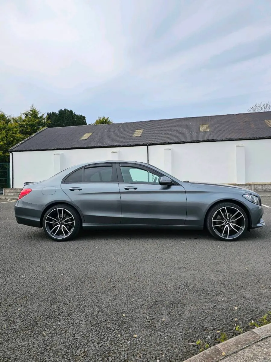 Mercedes-Benz C220 AMG 2018 - Image 4
