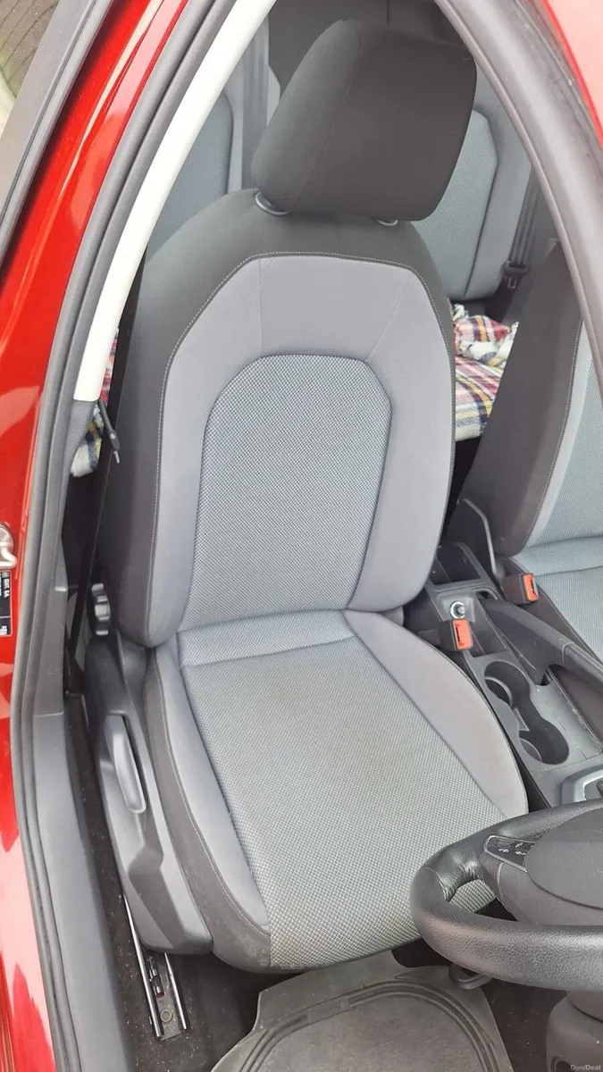 181 Seat Arona - Image 6