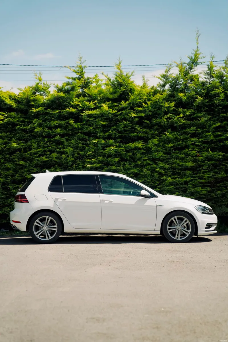 Volkswagen Golf 2.0 TDI Highline 2019 - Image 4