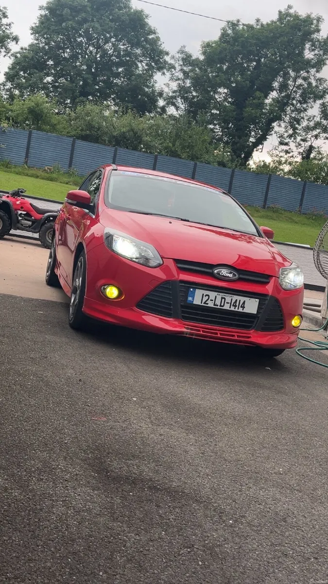 Ford Focus 2012 - Image 2