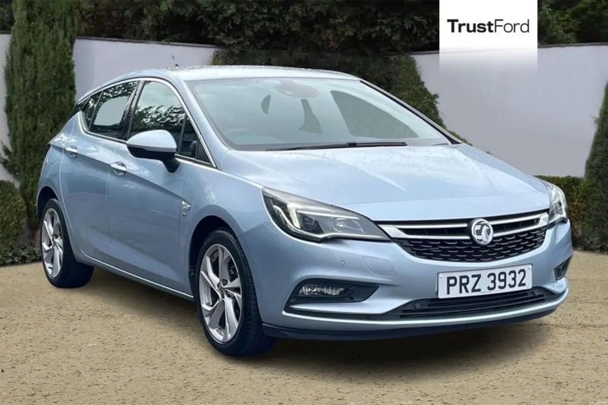 Vauxhall Astra 1.4T 16V 150 SRi 5dr - PARKING SENS - Image 1