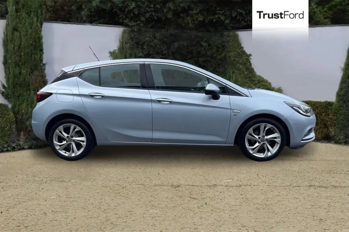 Vauxhall Astra 1.4T 16V 150 SRi 5dr - PARKING SENS - Image 3
