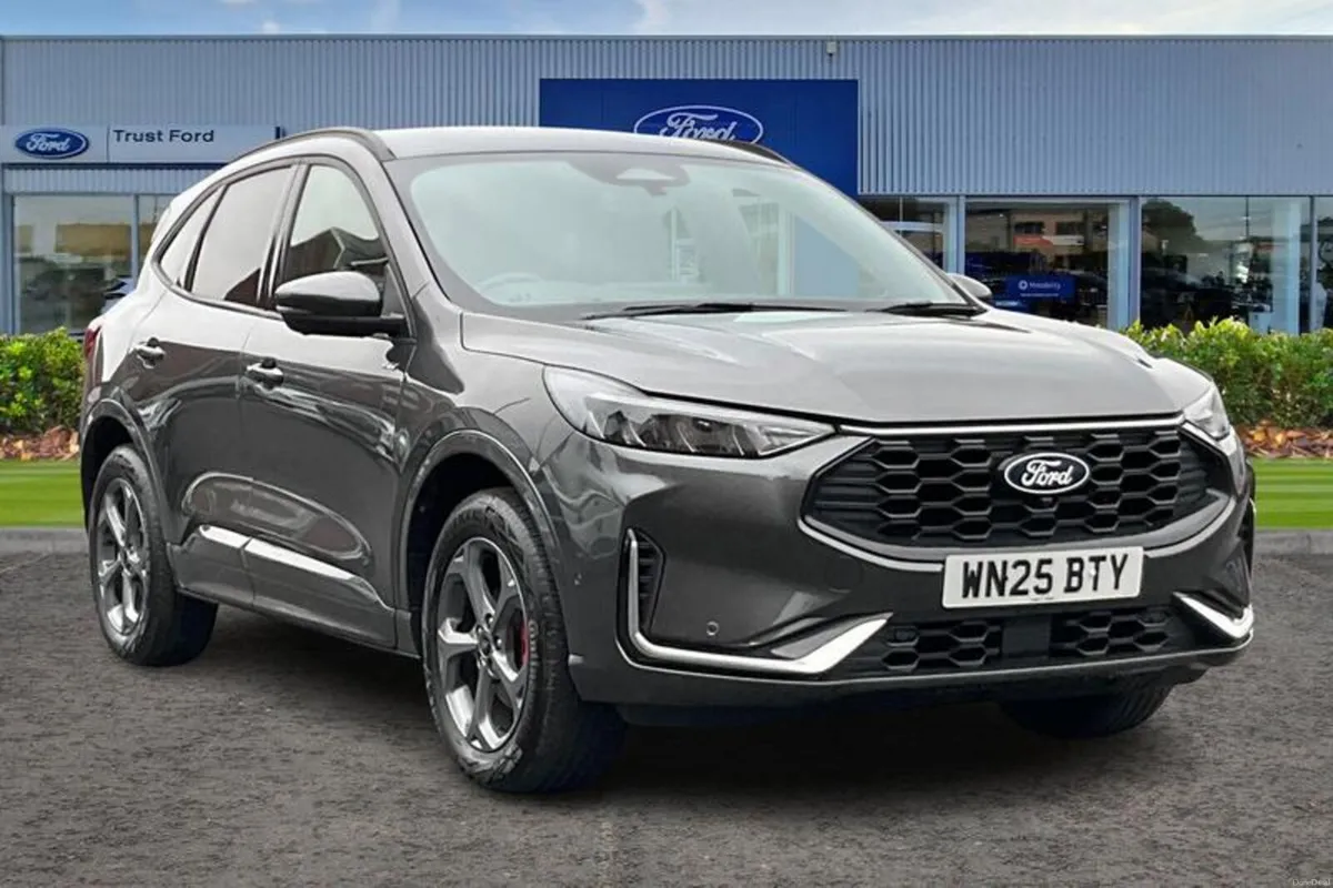 Ford Kuga 2.5 Duratec 14.4kWh ST-Line SUV 5dr Petr - Image 1