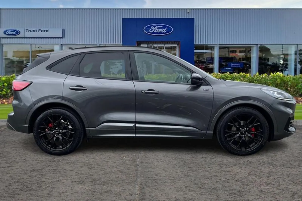Ford Kuga 1.5 EcoBoost 150 Black Package Edition 5 - Image 3