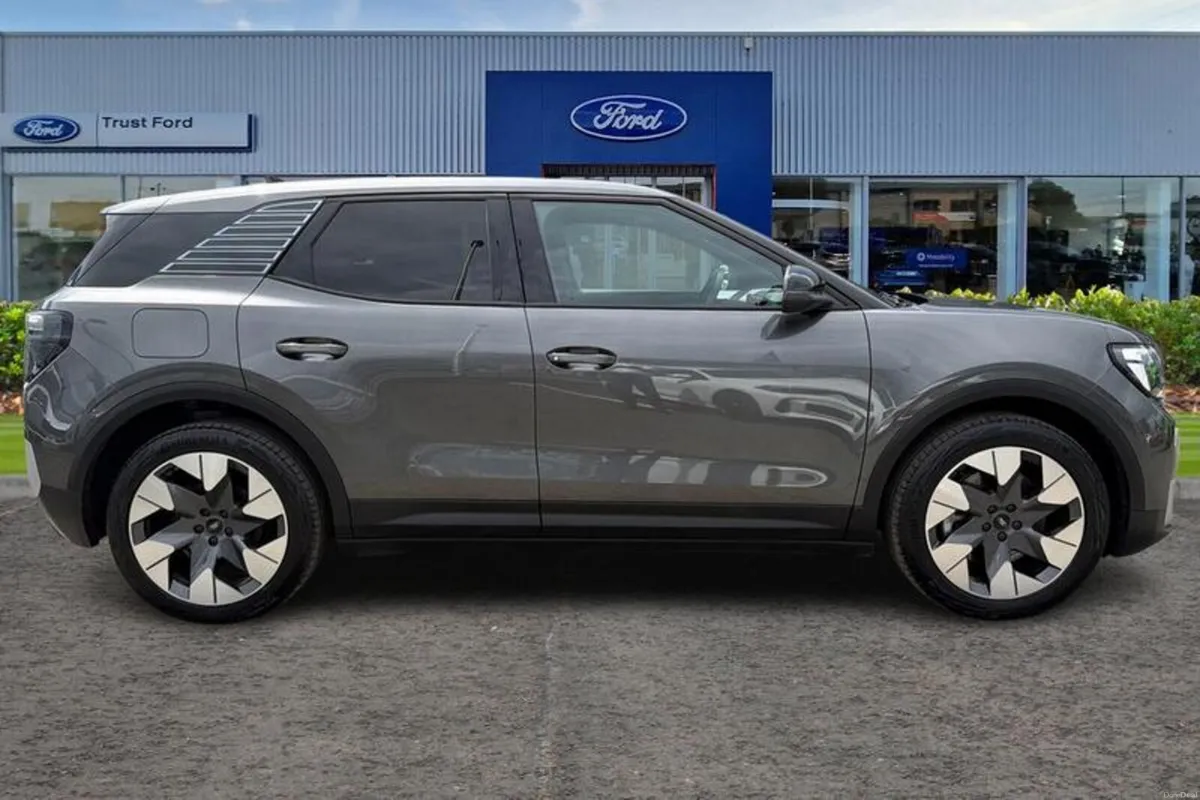 Ford Explorer Extended Range 79kWh Premium SUV 5dr - Image 3