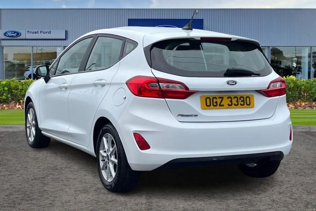Ford Fiesta 1.1 Ti-VCT Zetec Hatchback 5dr - 2 KEY - Image 2