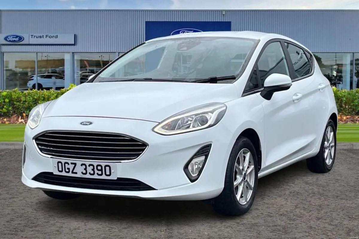 Ford Fiesta 1.1 Ti-VCT Zetec Hatchback 5dr - 2 KEY - Image 5