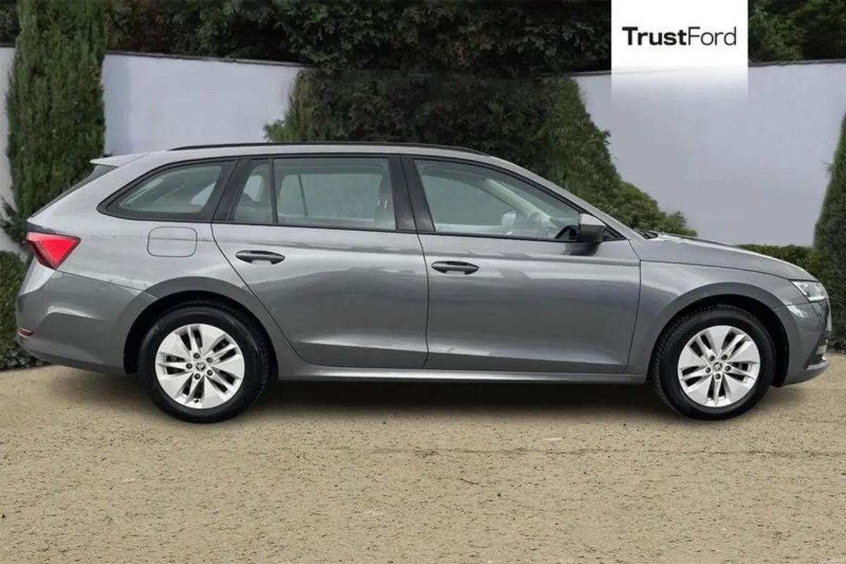 Skoda Octavia 1.5 TSI SE 5dr **CRUISE CONTROL, REA - Image 3