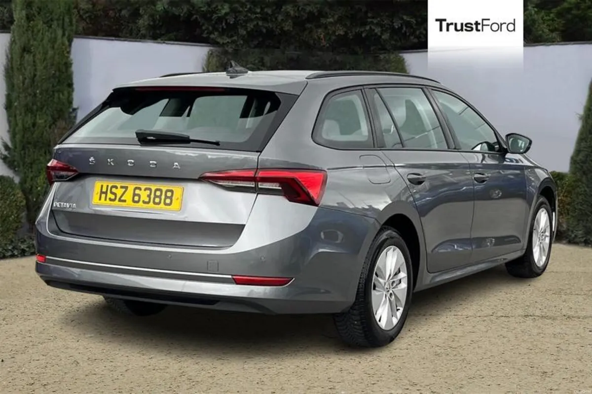 Skoda Octavia 1.5 TSI SE 5dr **CRUISE CONTROL, REA - Image 4