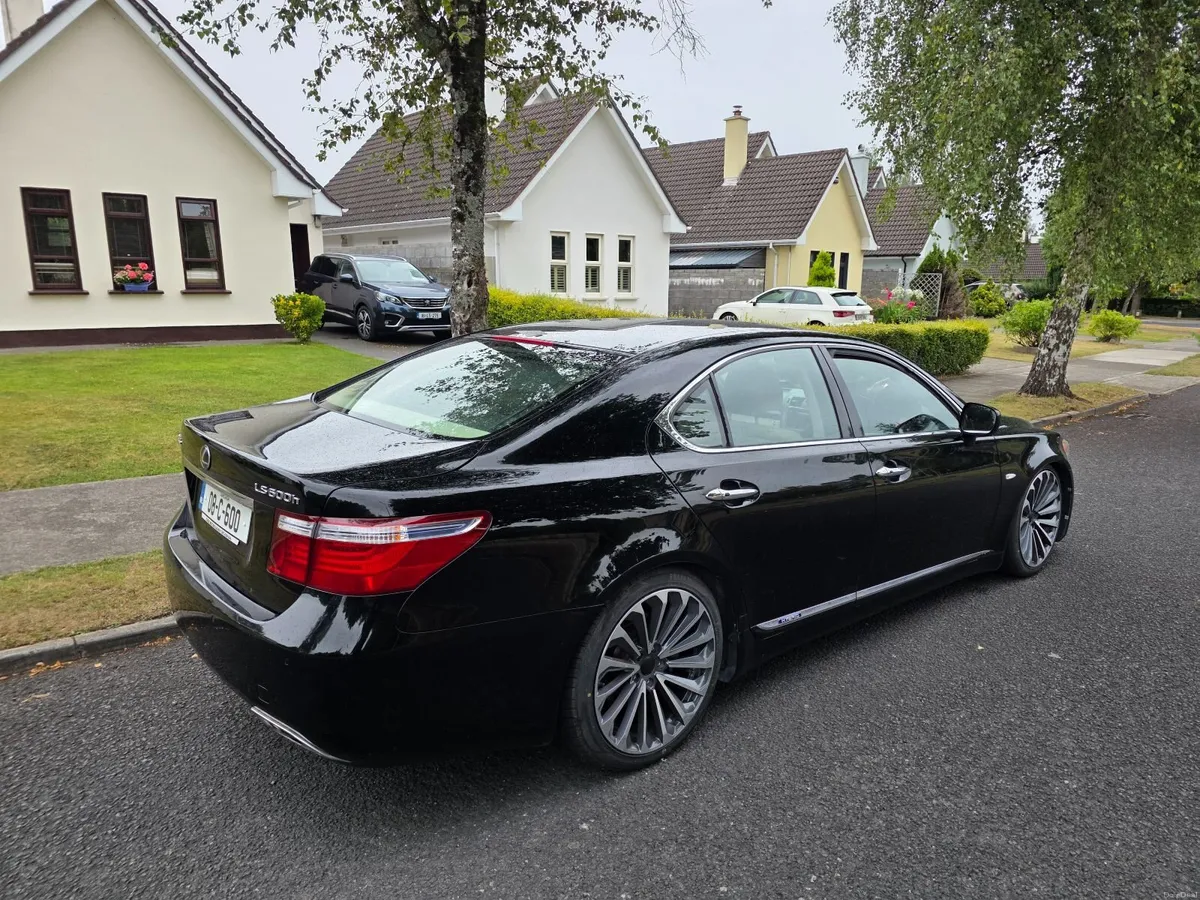 Lexus LS 600h - Image 5