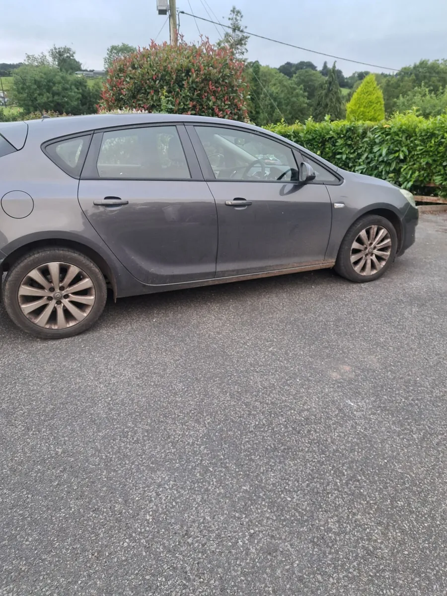 Opel Astra 2010 - Image 5