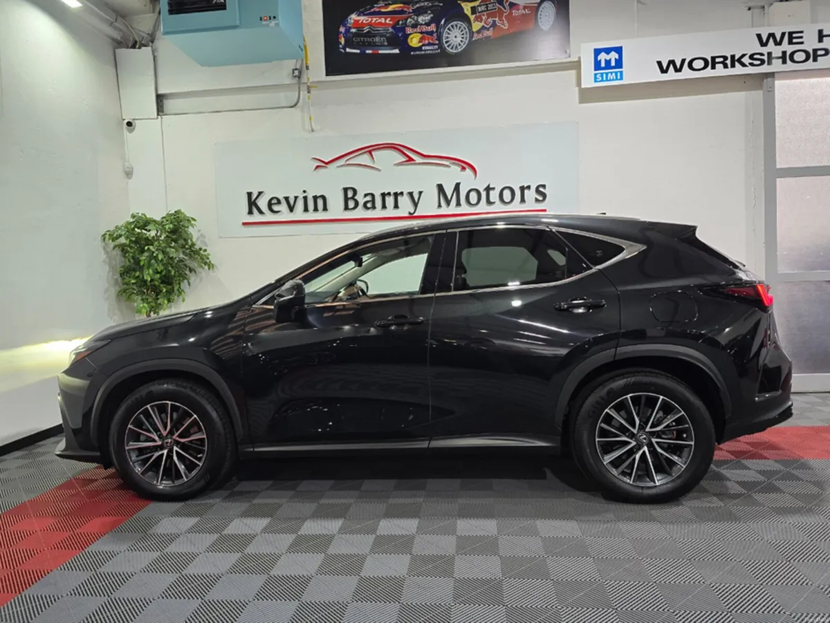 Lexus NX PHEV (PREMIUM PACK) 4WD AUTOMATIC **ONE O - Image 5
