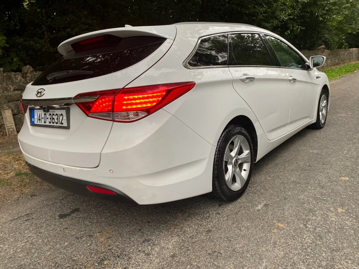 HYUNDAI I40 LUXURY TOURING NCT 7/27 BEAUTIFUL EXA - Image 3