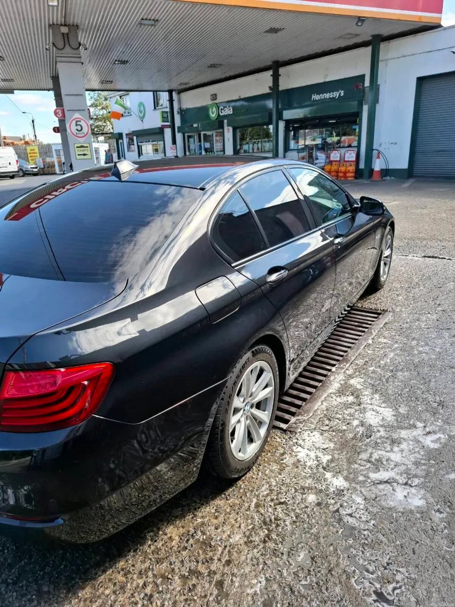 BMW 5 Series 518d SE Saloon - Image 4