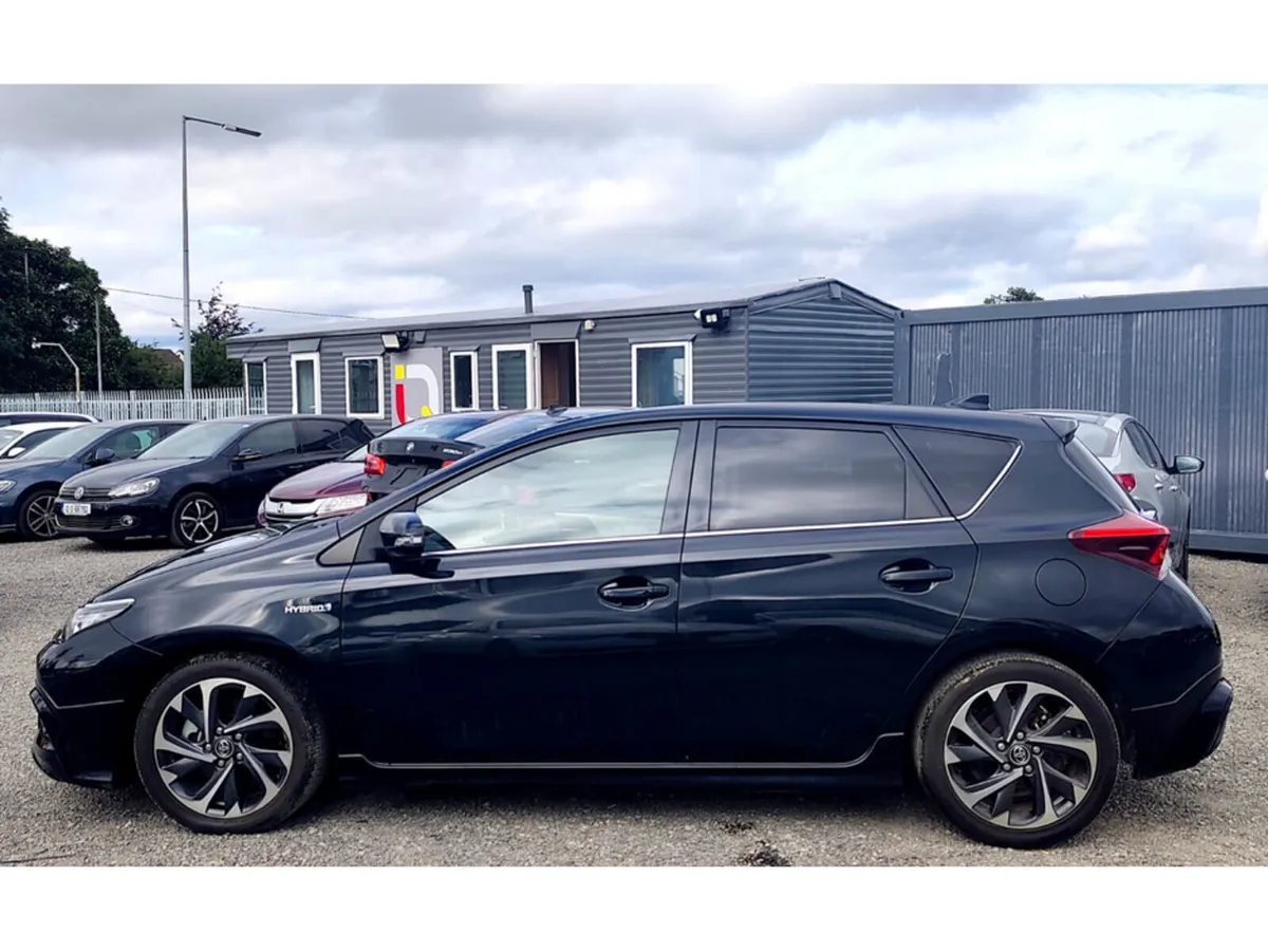 Toyota Auris 1.8L Petrol- HYBRID G PACKAGE (4178) - Image 5