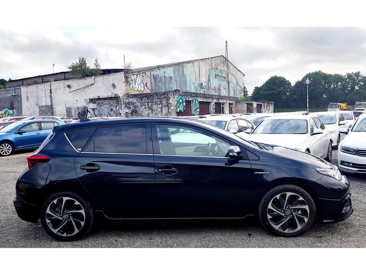 Toyota Auris 1.8L Petrol- HYBRID G PACKAGE (4178) - Image 4