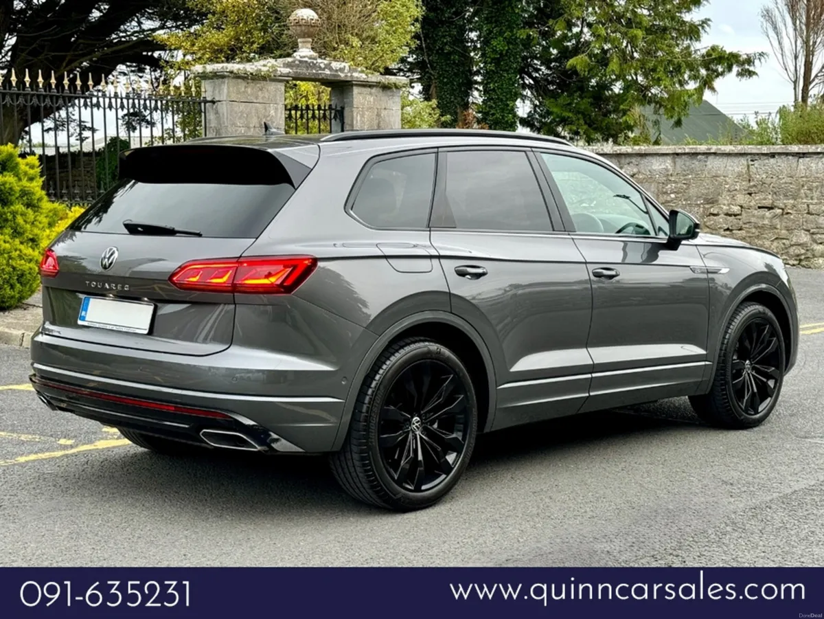 Volkswagen Touareg 3.0 TDI V6 286 BLACK EDITION - Image 3