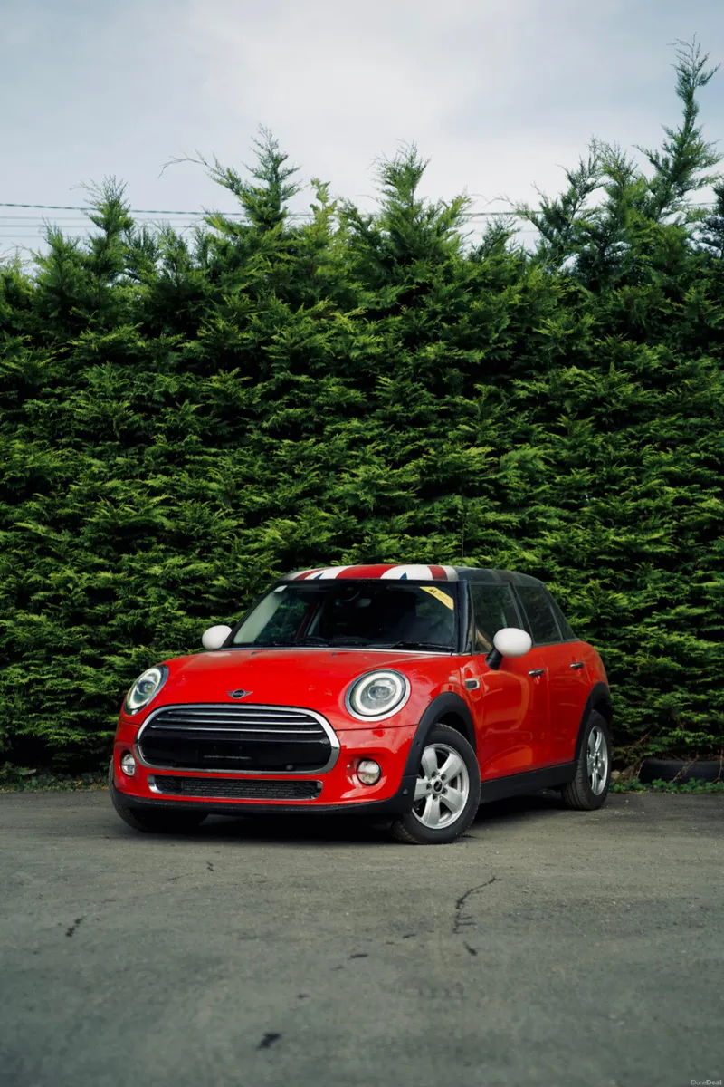 MINI COOPER D 2018-LOW MILEAGE - Image 1