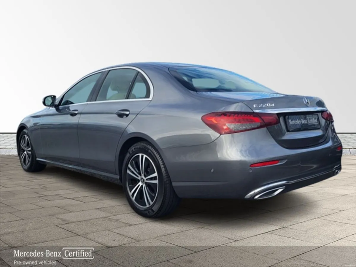 Mercedes-Benz E-Class E220d Avantgarde AUTO - Image 3