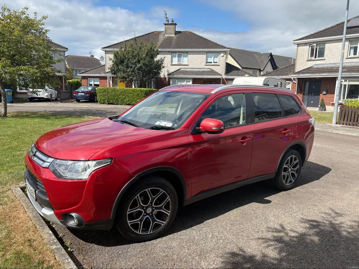 Mitsubishi Outlander 2015 - Image 1