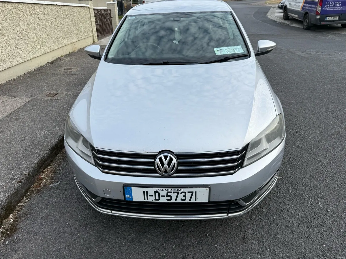 2011 Volkswagen Passat 2.0L - Image 1