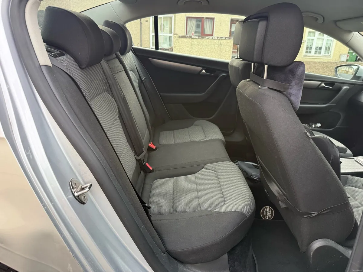 2011 Volkswagen Passat 2.0L - Image 6