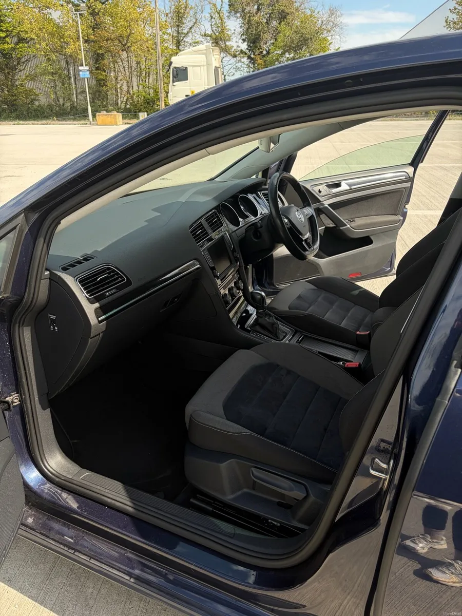 Navy Volkswagen Golf - Image 5