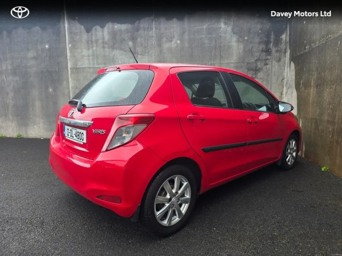 Toyota Yaris D-4D TR 5DR - Image 2