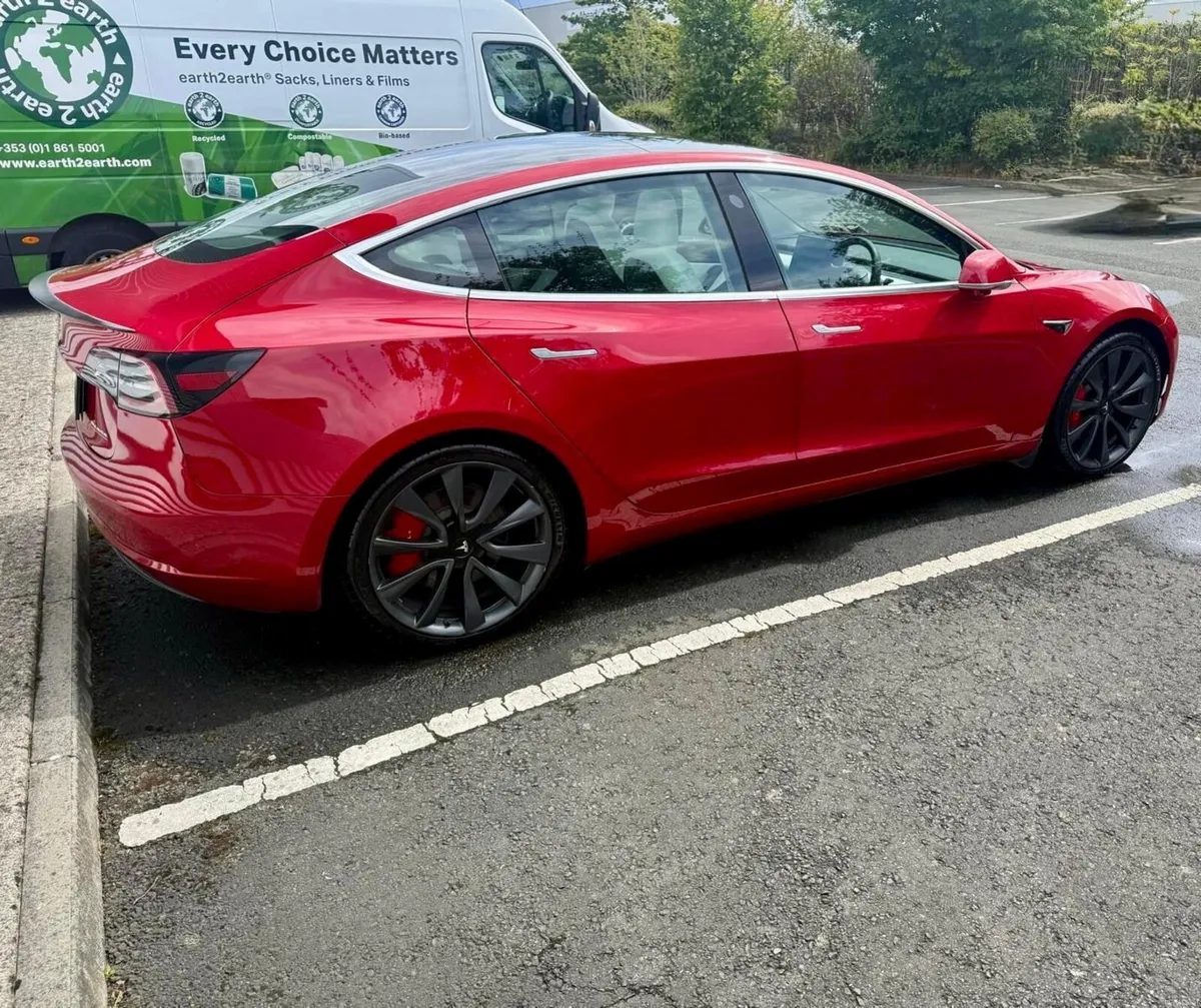 Tesla Model 3 2020 - Image 5