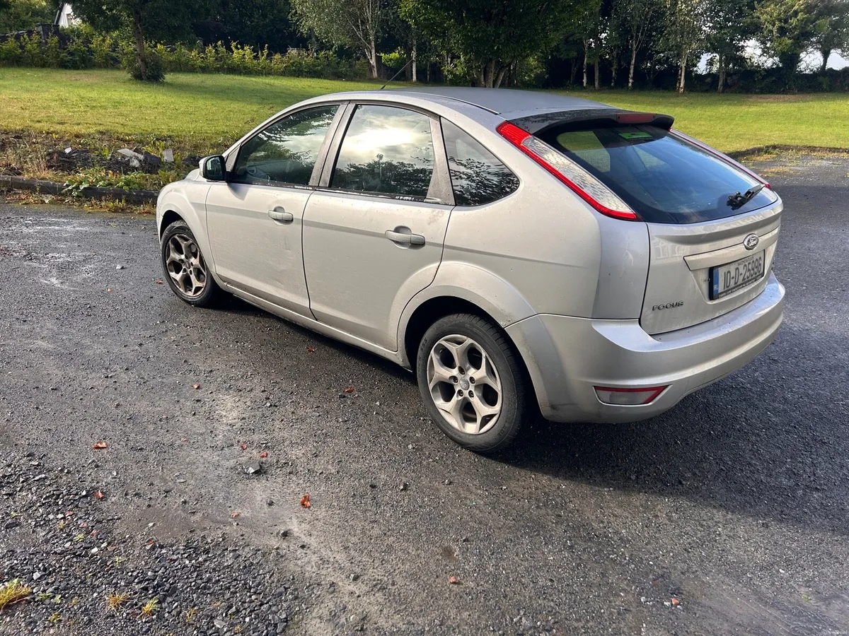 Ford Focus 2010 - Image 3