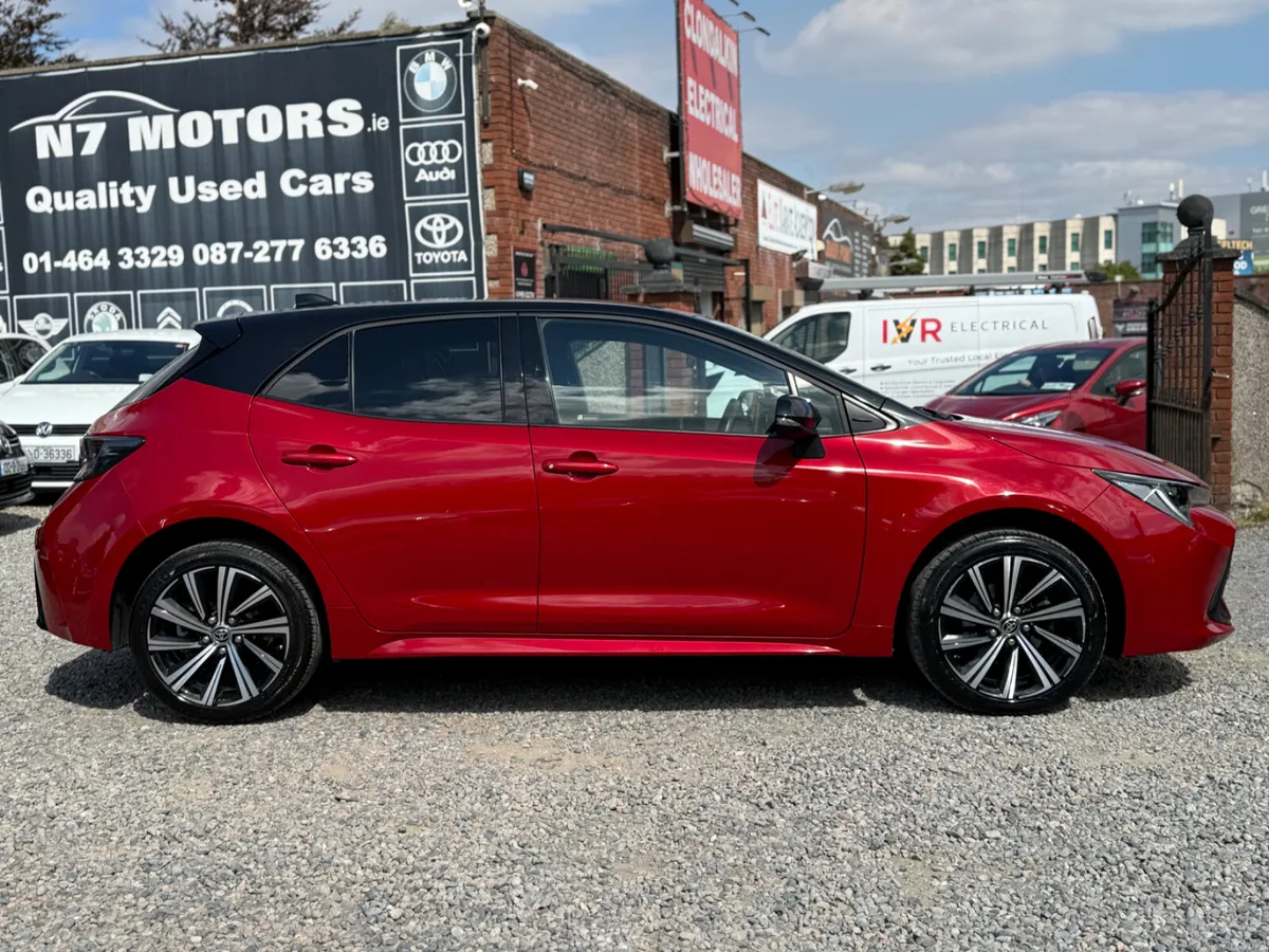 2023 Toyota Corolla 1.8 HYBRID LUNA SPORT AUTO - Image 2