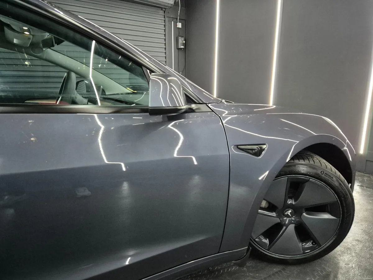 Tesla Model 3 2022 - Image 4