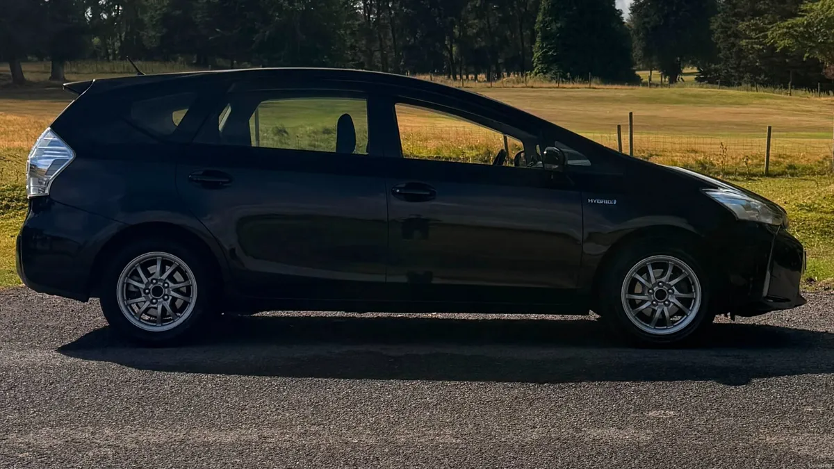 2016 Toyota Prius Alpha 7 Seats - NCT 03/28 - Image 2