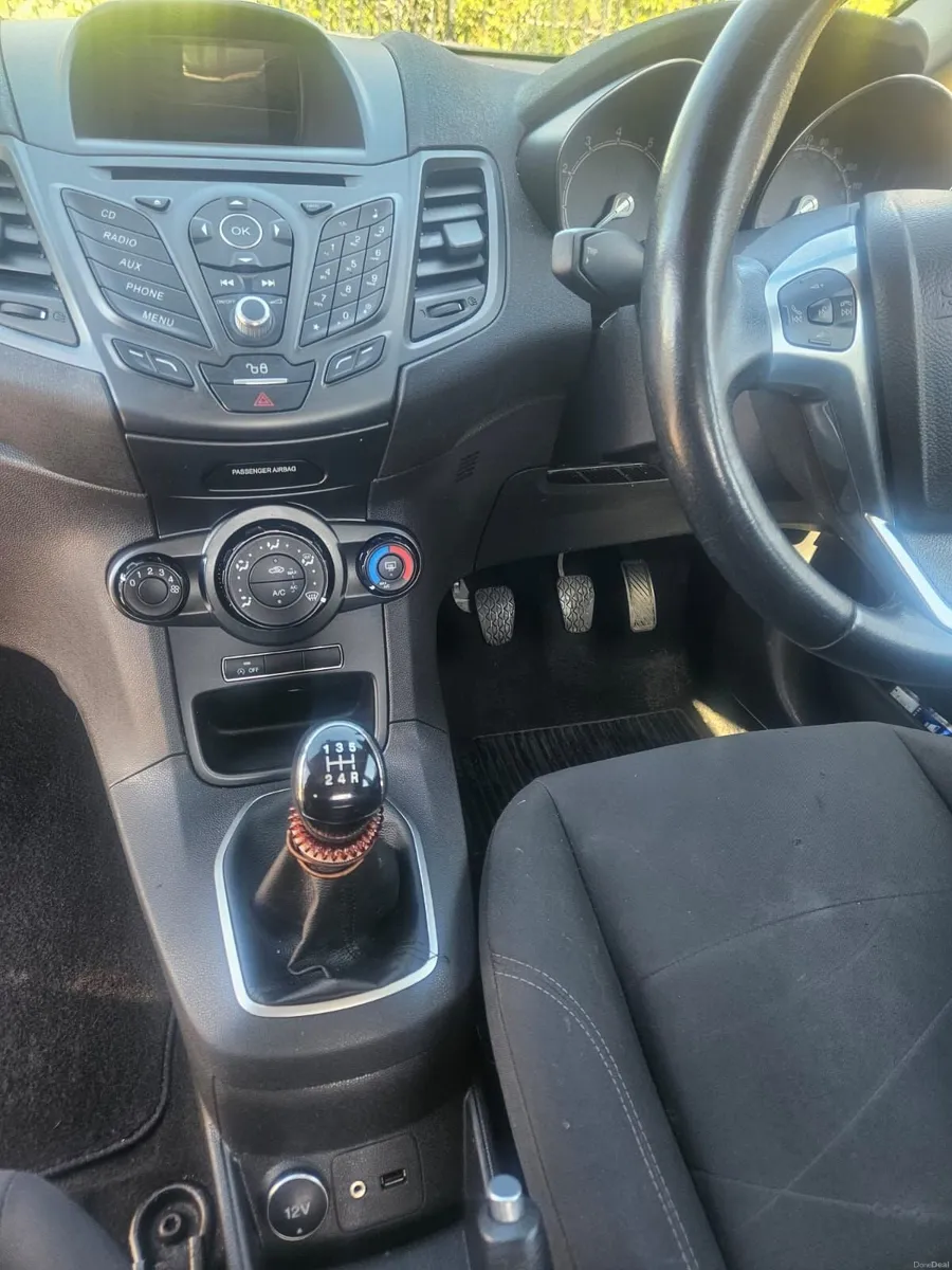 Ford Fiesta 2015 - Image 3