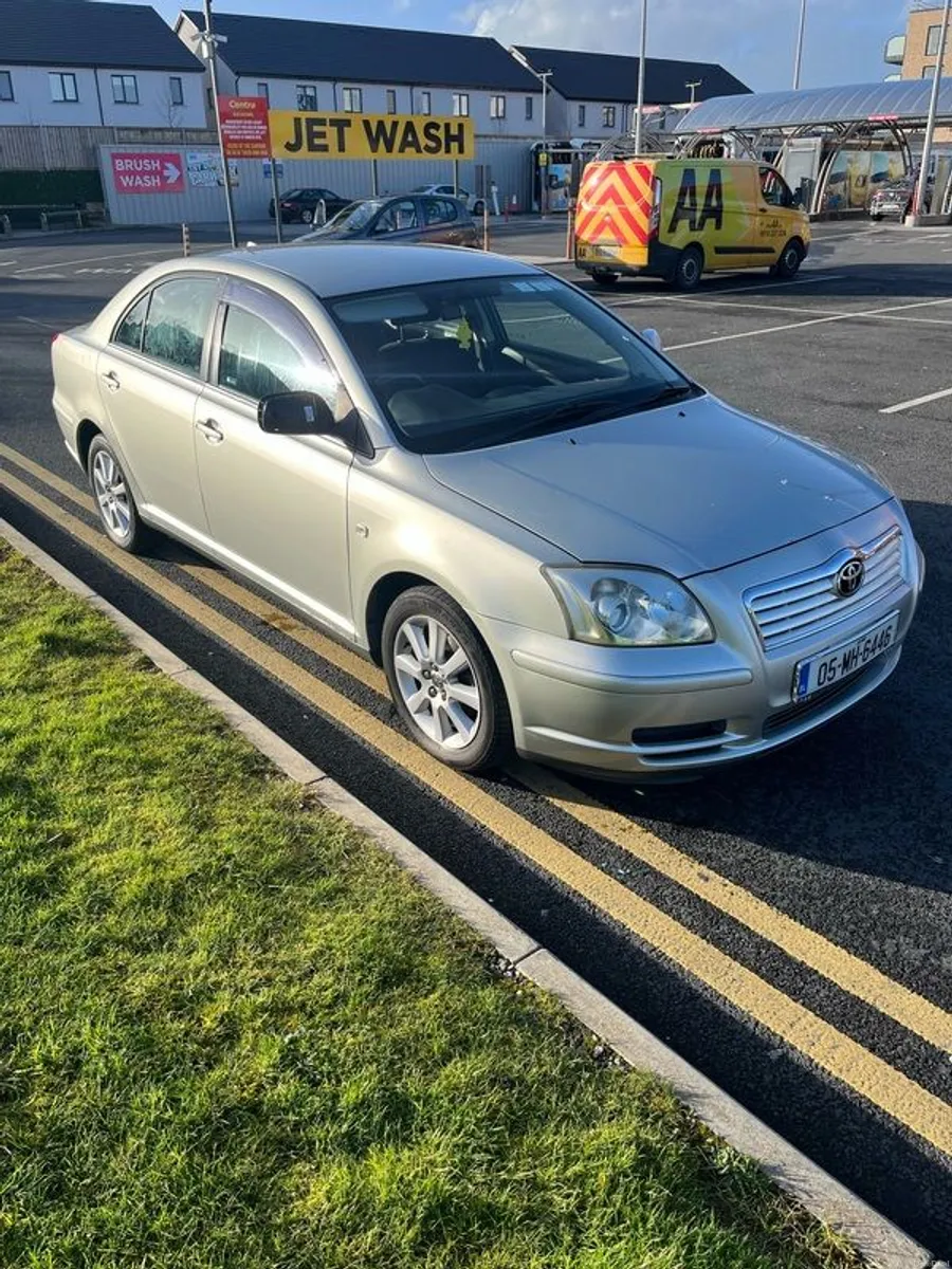 2005 Toyota Avensis - Image 2