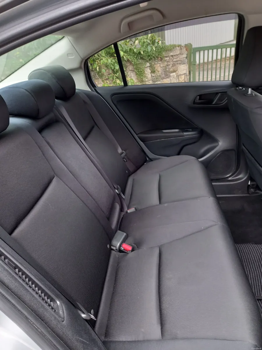 2016 Honda Grace 1.5 Petrol Hybrid - Image 2