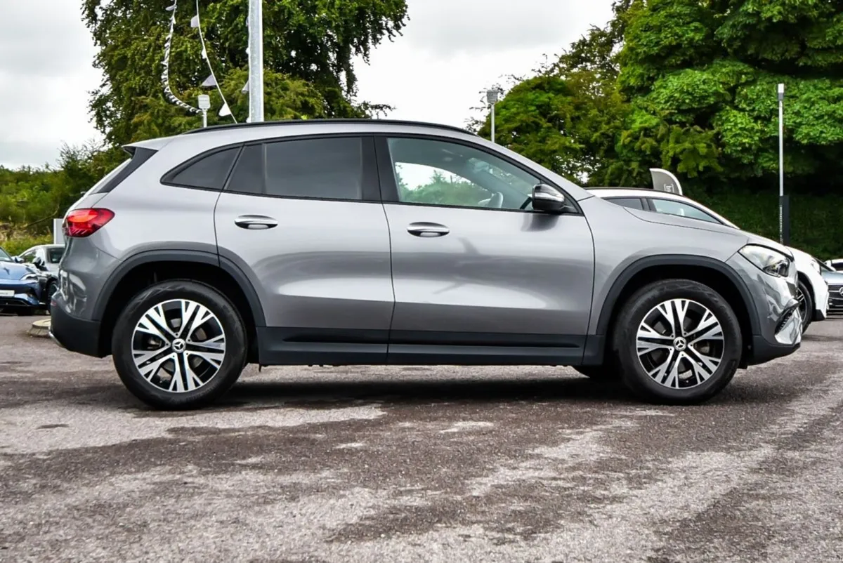 Mercedes-Benz GLA 180d Progressive Plus Auto - Image 3
