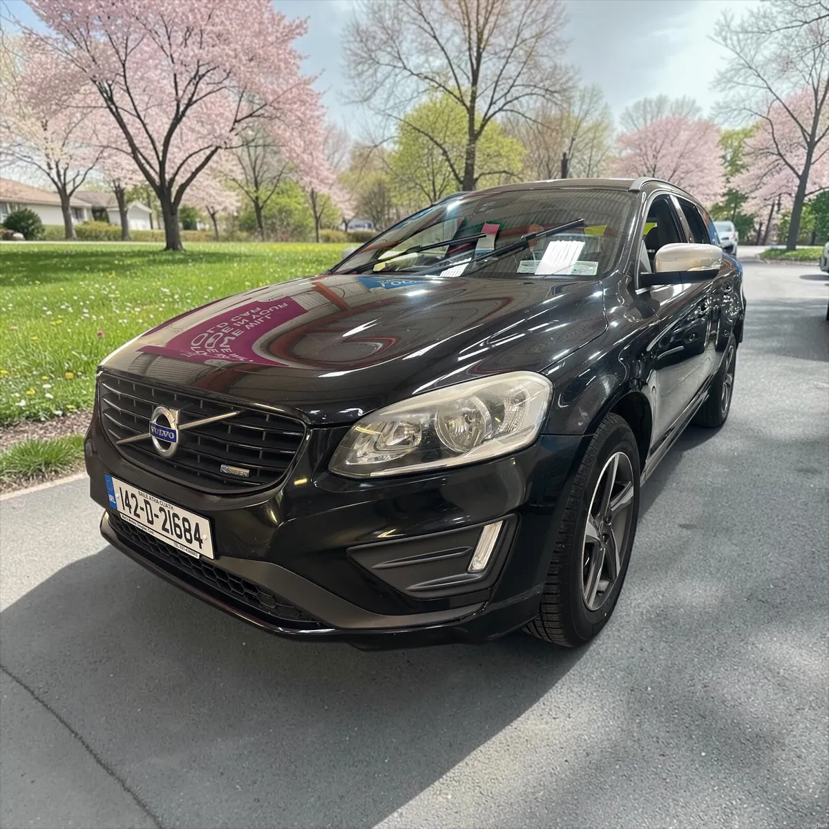 2014 Volvo XC60 D4 (181hp) FWD R-Design - Image 5