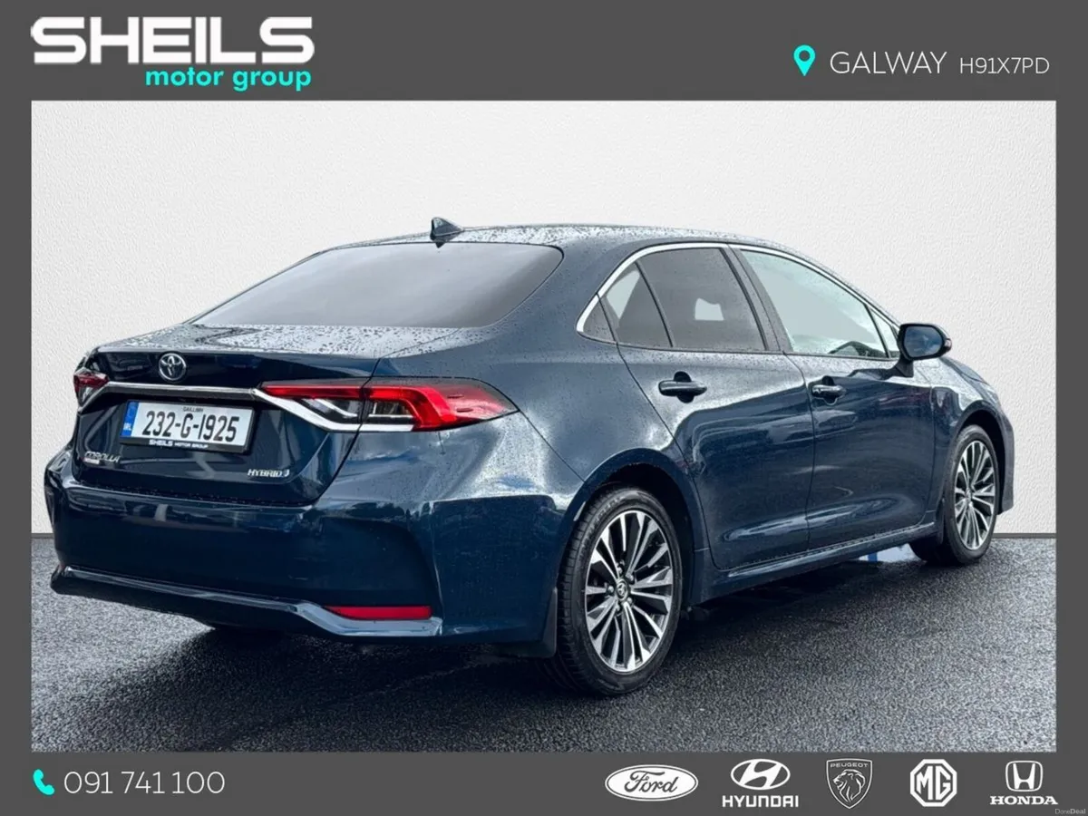 Toyota Corolla 1.8 Hybrid Luna Sport Saloon - Image 2