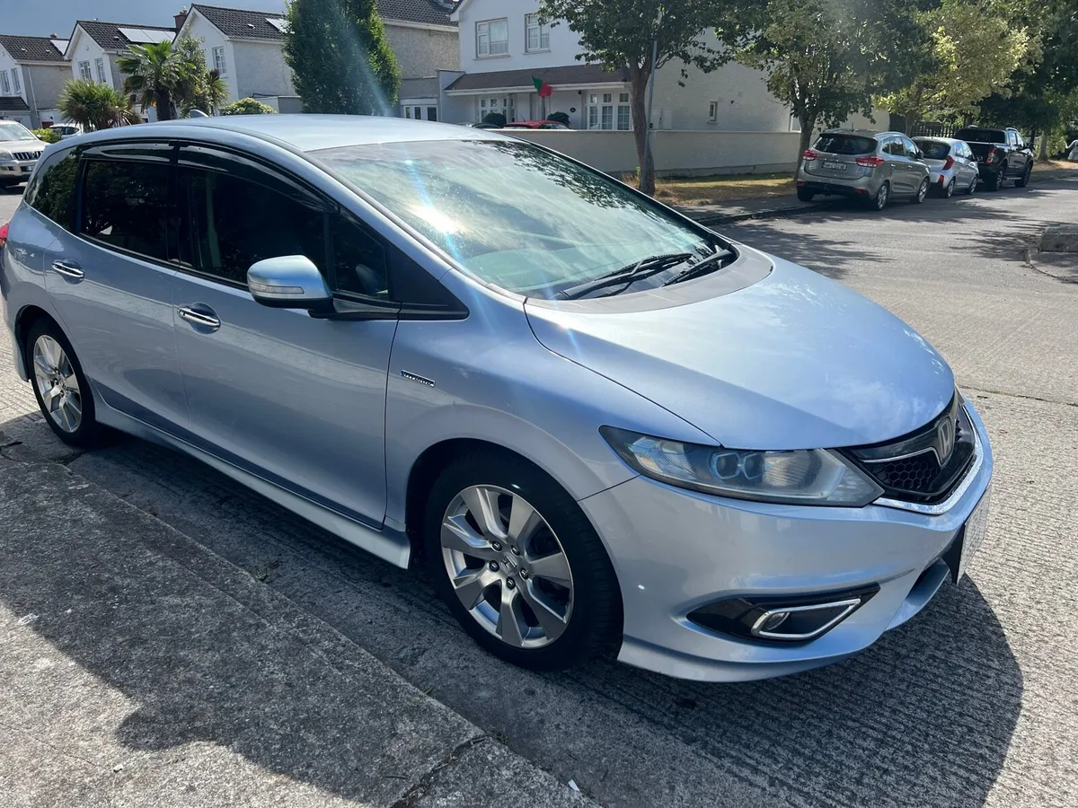 Honda Jade Hybrid Auto,6 Seat,Like Brand New - Image 1