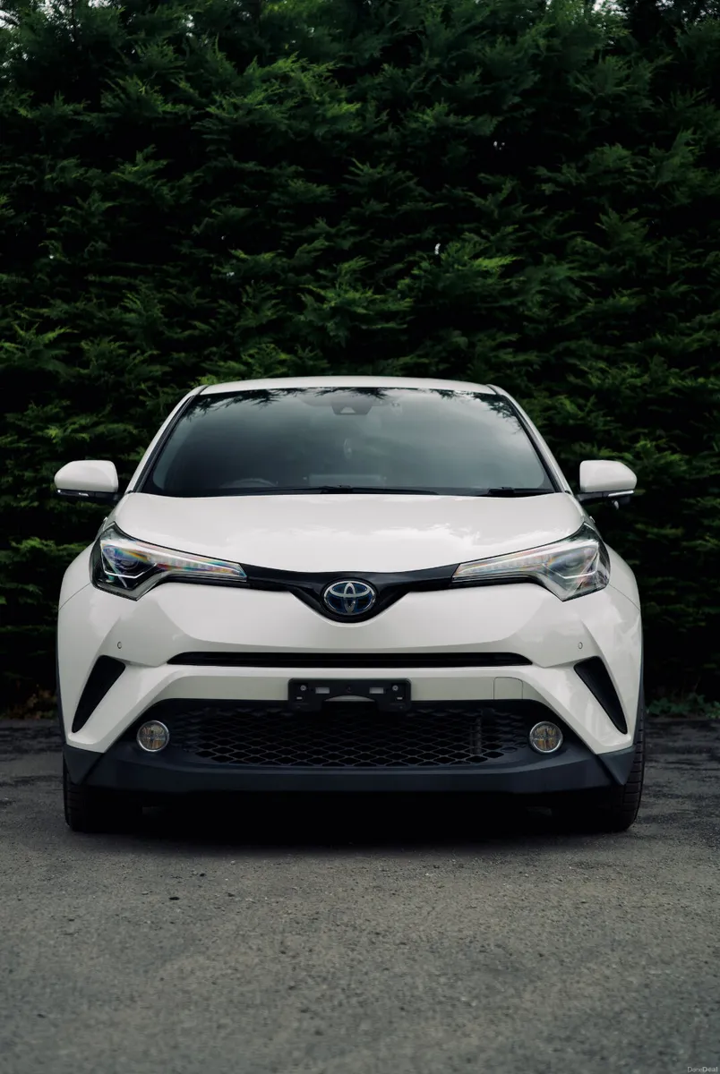 Toyota C-HR Hybrid 2017 | Stylish Hybrid SUV - Image 6