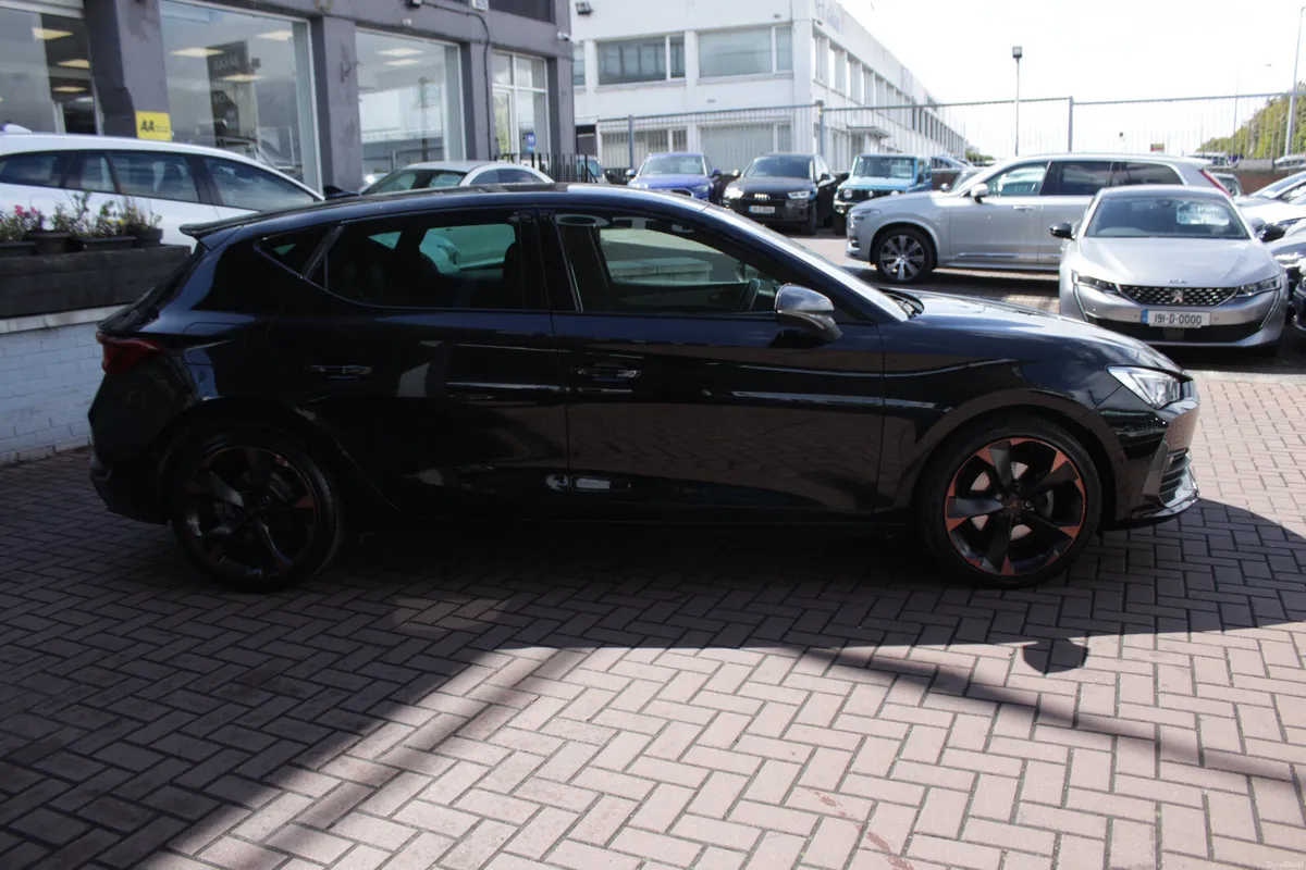 1.5 ETSI 150HP DSG 5DR HATCHBACK // STUNNING CAR / - Image 3
