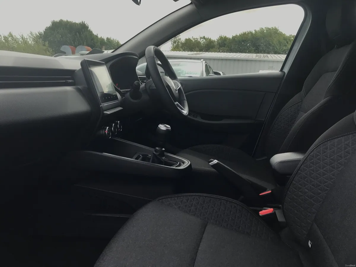 Clio Iconic TCe 90 (M2) - Image 2
