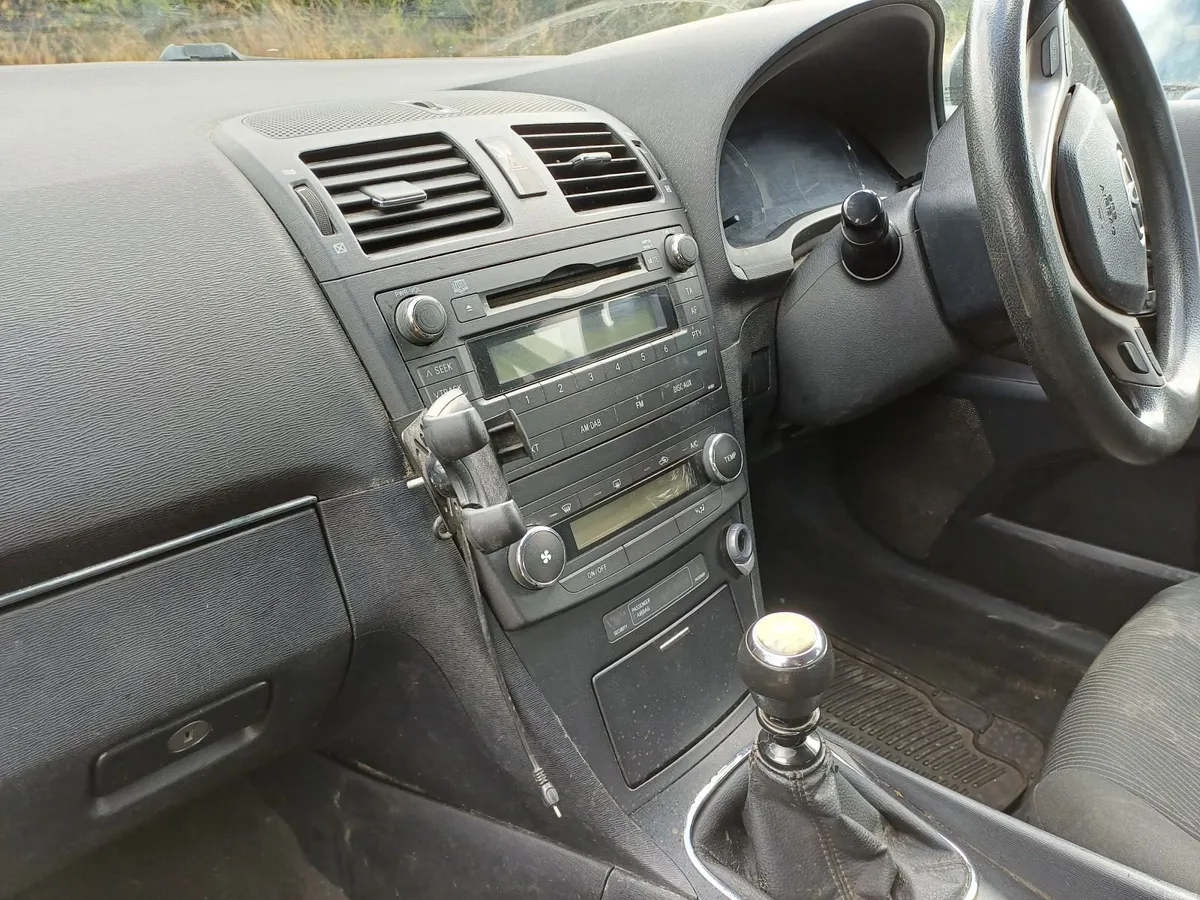 Toyota Avensis 2010 - Image 3