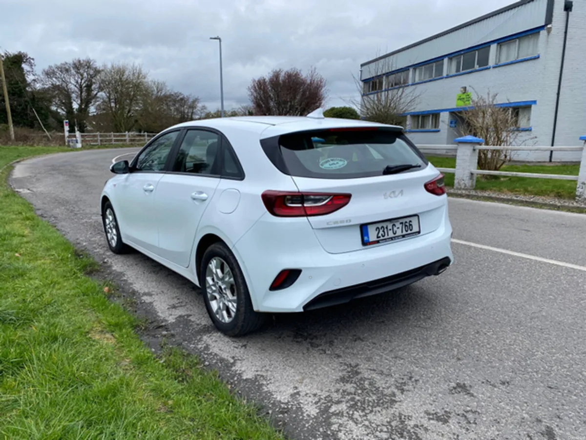 Kia Ceed 1.6 D MHEV K2 MY23 5DR - Image 5