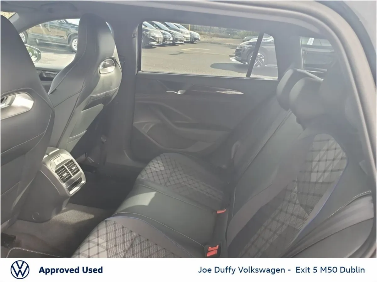Volkswagen Passat  R-LINE PHEV S-A DSG AUTO - Image 6