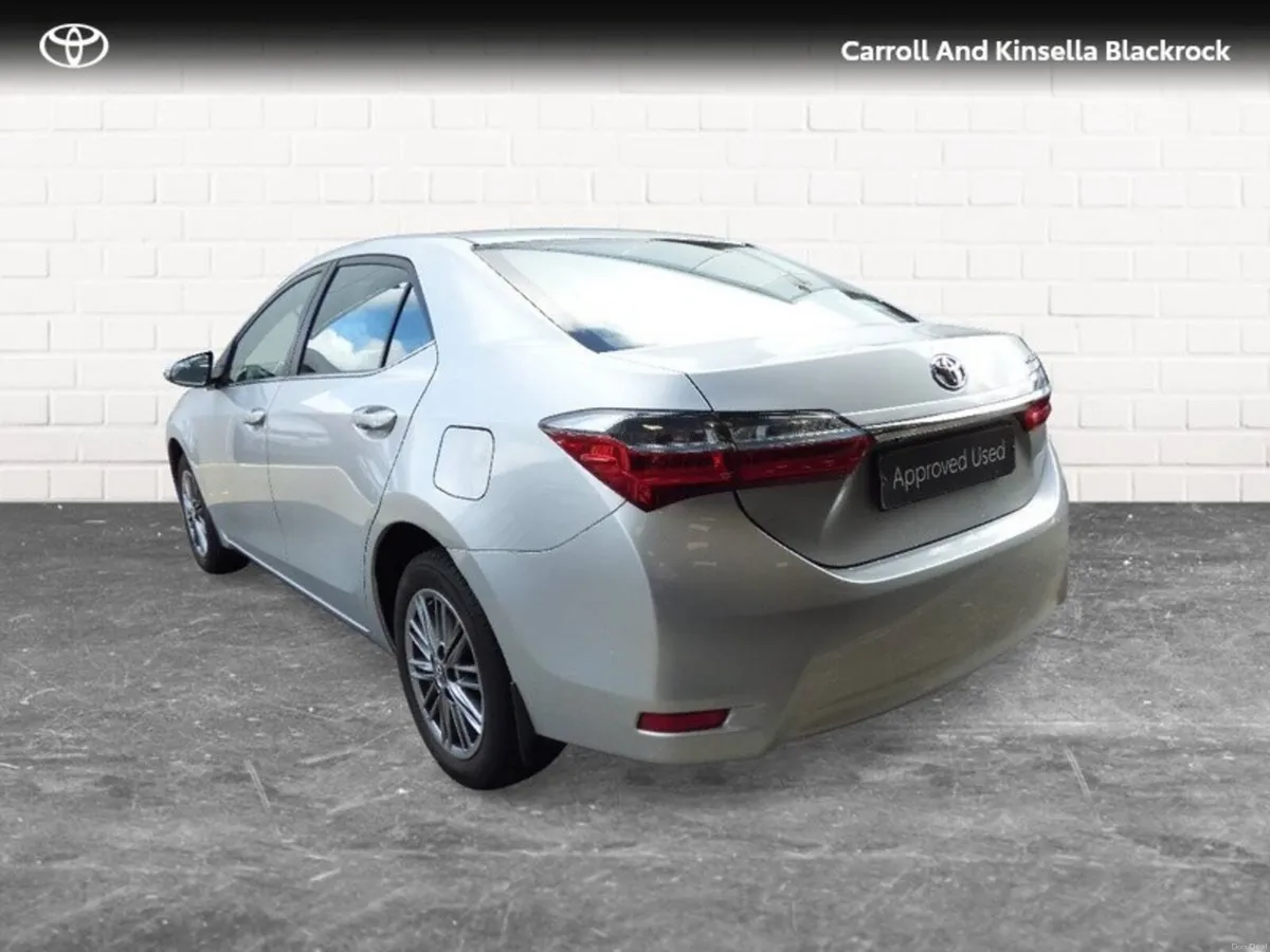 Toyota Corolla Luna Sport Saloon Manual - Image 2