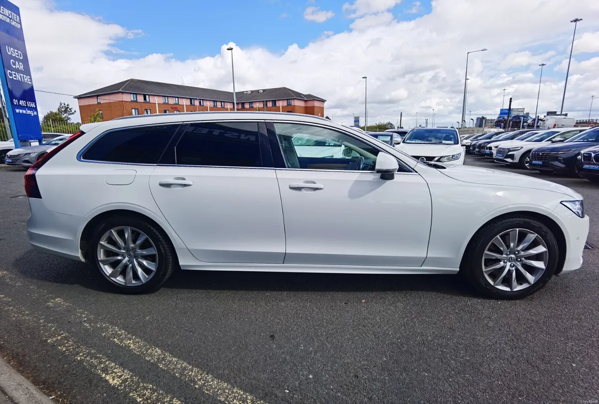 VOLVO V90 2.0 B4 MOMENTUM AUTO DIESEL **SUNROOF** - Image 5